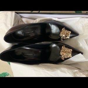 VERSACE Palazzo Medusa High Pumps